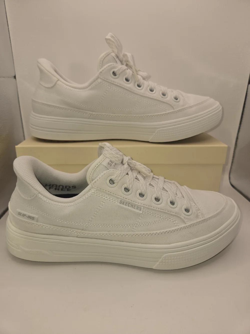 Skechers Mens Arch Fit Arcade. Size 7.5